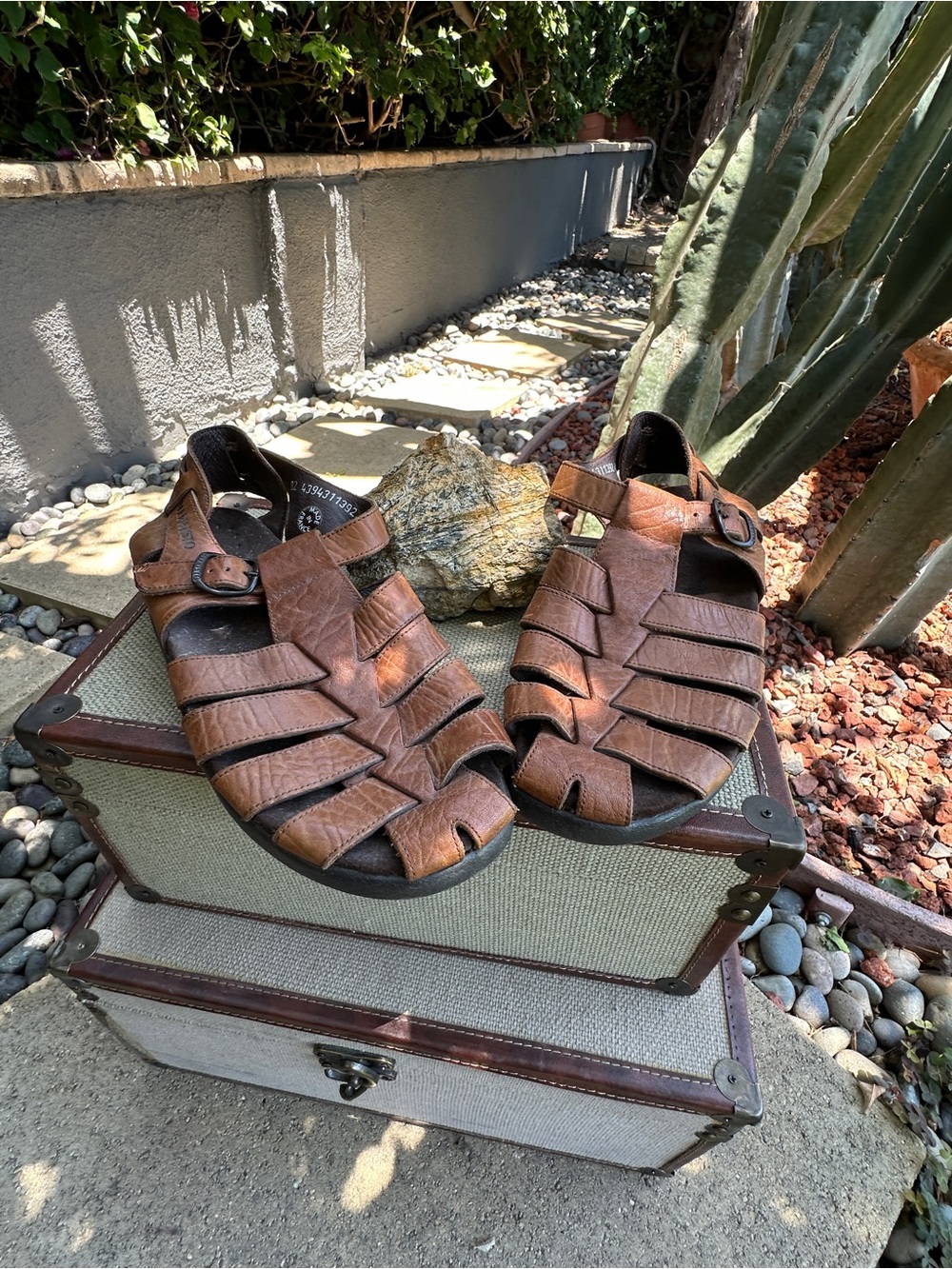 MEPHISTO Men's Brown/Tan Leather Fisherman Sandals